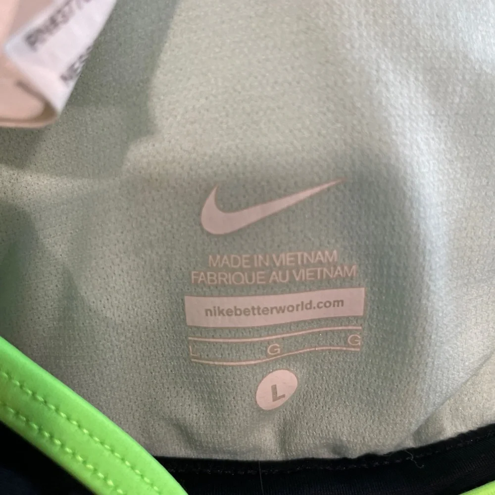 Nike bikini swim top size large